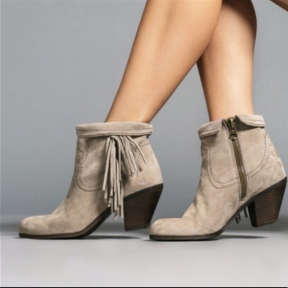 Sam Edelman Louie fringe booties size 7 stacked angled heel Dark Beige/Tan